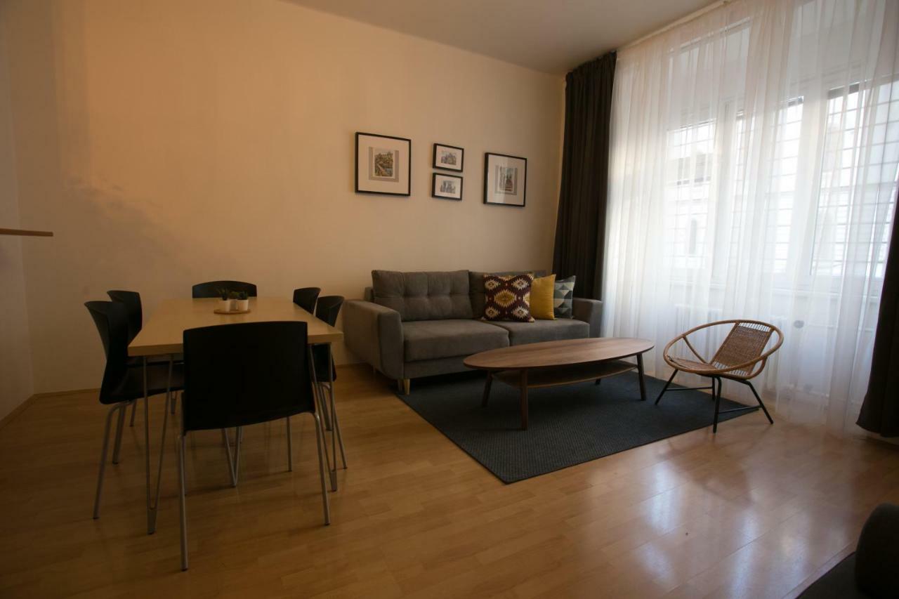 Apartment Gesse Peckova Praag Buitenkant foto