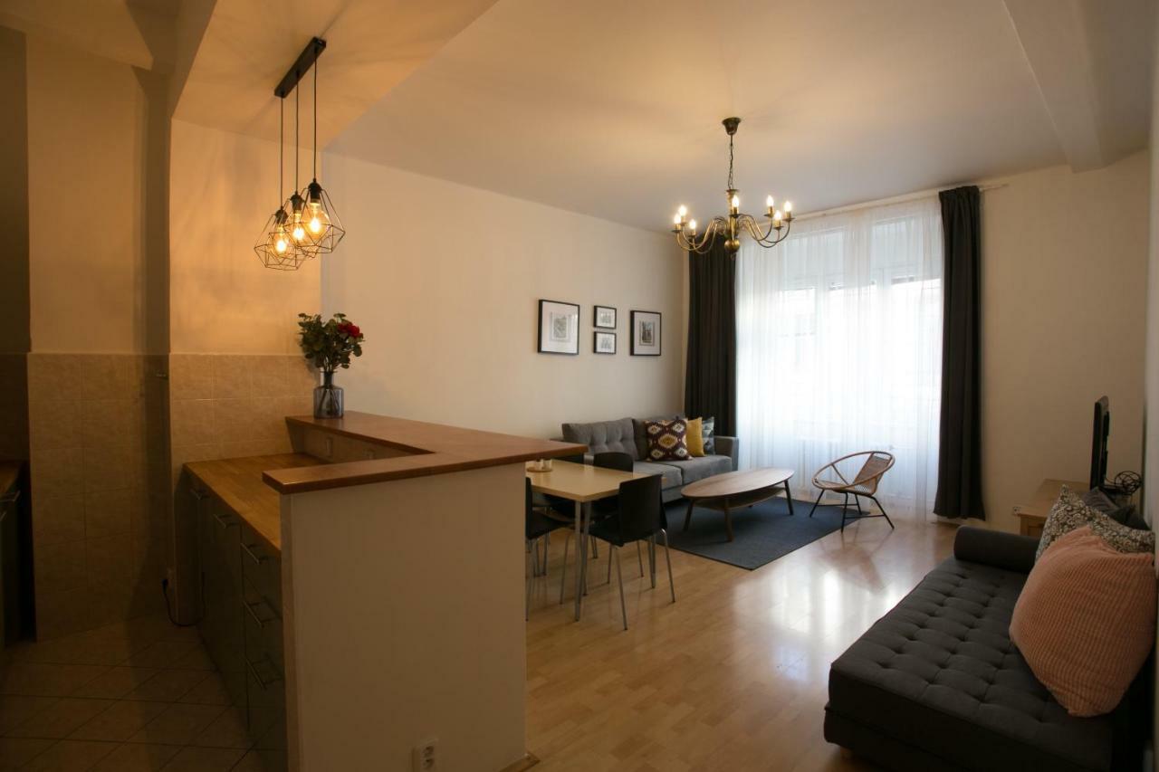 Apartment Gesse Peckova Praag Buitenkant foto